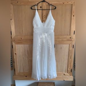 Lulu’s NWT romantic Aesthetic strappy shiny pleated minimalist prom date dress M